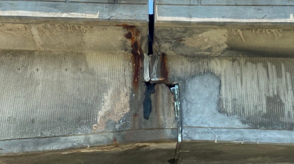 Concrete with moisture and congestion